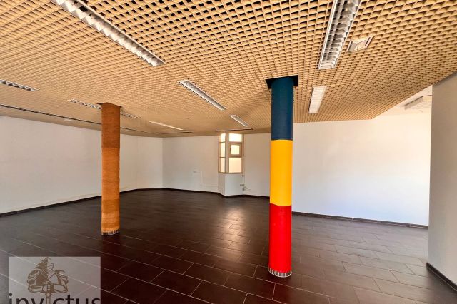 Verkaufs-/ Bürofläche