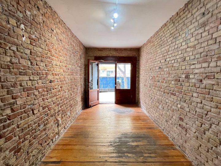 Vielseitig nutzbare Ladenfläche am Mariannenplatz !