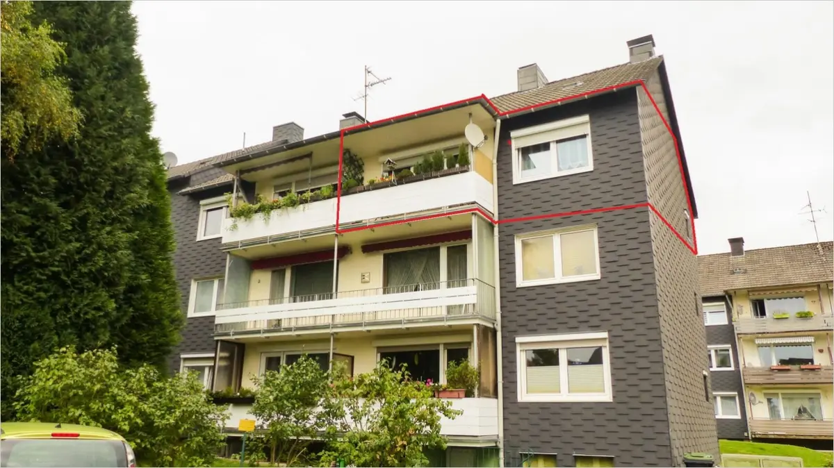 Ansicht Gartenseite mit Balkon
