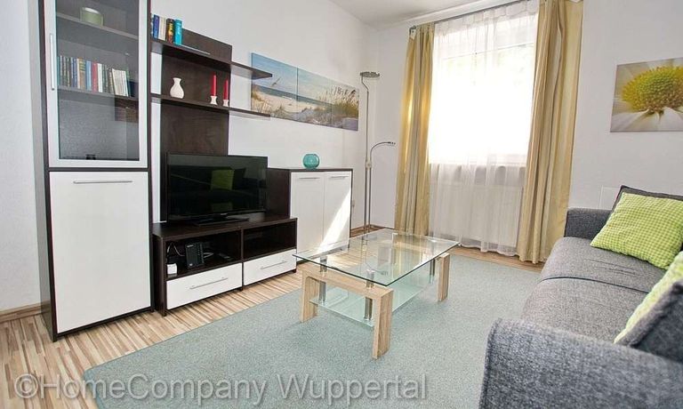 Moderne, zentral gelegene 2-Zimmerwohnung mit DSL - Photo 1