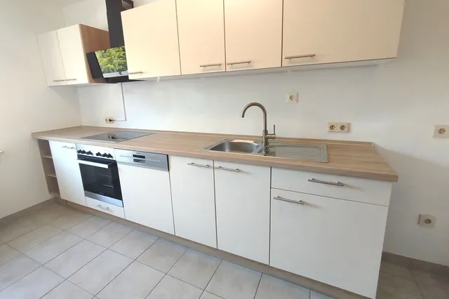 ...mit Einbaumöbeln