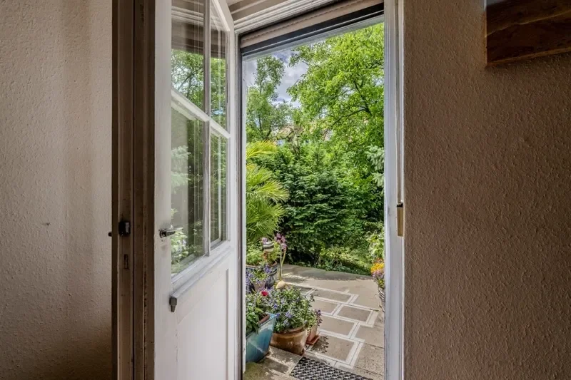 Blick aus dem Wohnbereich