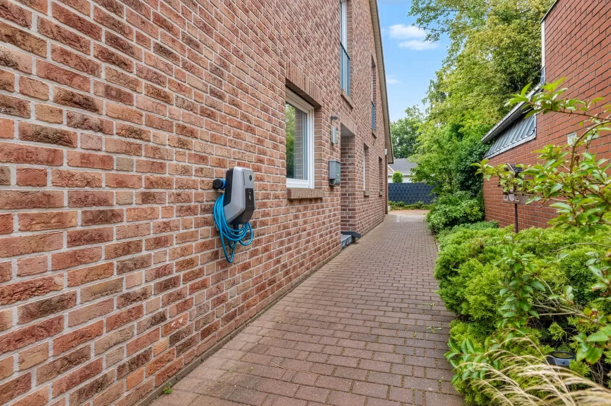 Der Wohnungseingangsbereich mit Wallbox