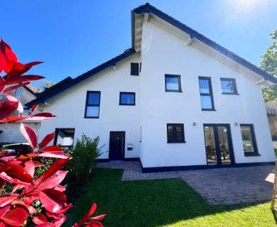 Top-modernes, freistehendes Einfamilienhaus in Moitzfeld