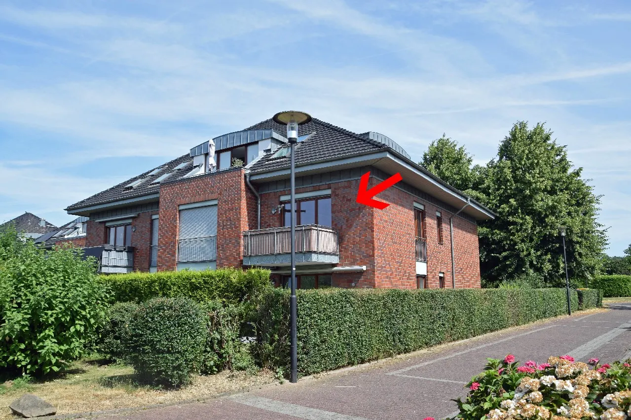 Großzügige Eigentumswohnung mit zwei Tiefgaragenplätzen in beliebtem Wohngebiet in Hinsbeck