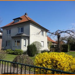 Sie suchen etwas Besonderes?
Größes EFH mit Charme.