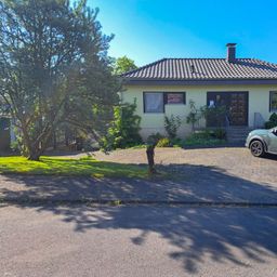Attraktives Einfamilienhaus mit sonnigem Balkon und toller Aussicht in ruhiger Lage von Windeck!