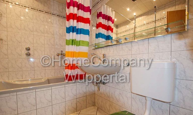 W3076-lang8_Badezimmer