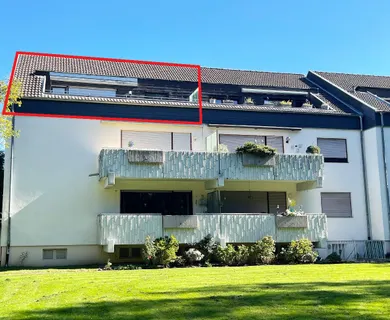 NEU: 3-Zimmer-Wohnung mit Dachloggia und PKW-Stellplatz in Waldrandlage