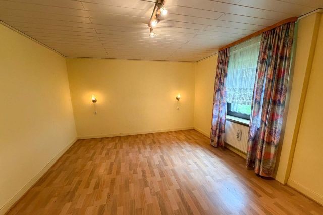 Schlafzimmer (EG)