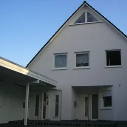 Wohnen wie in einem Haus! Ruhig, grün, zentral!