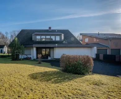 Doppelte Chance im Grünen – Wohnen mit Pool & Bauen am Waldrand