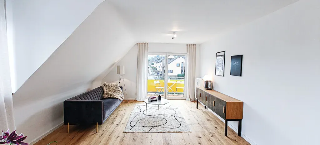 Sanierte 3-Zimmer-Dachgeschosswohnung (vermietet) mit zwei Balkonen in Boppard