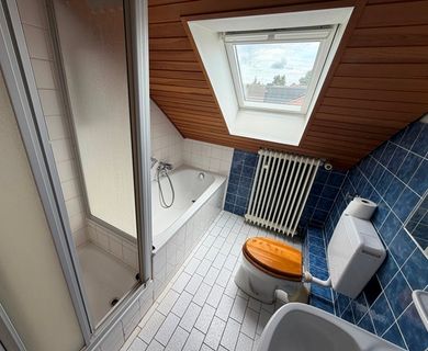 Großzügige Dachgeschosswohnung in Mönchengladbach-West - Foto 1
