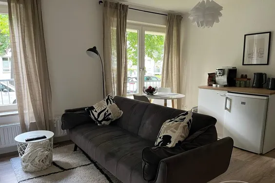 28167 HomeCompany Dresden Möbliert/Furnished Studio Apartment in Dresden-Laubegast max. 2 Personen