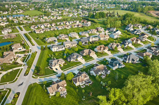 Erfolgsfaktor Infrastruktur: Wie Verkehr, Bildung & Versorgung den Immobilienwert prägen