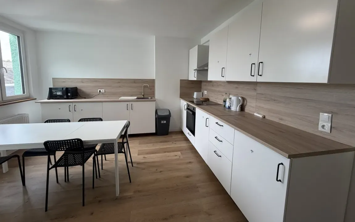 Großzügige 4-ZKB-Wohnung in Koblenz mit Balkon und Garagen zu vermieten! Ab sofort verfügbar!