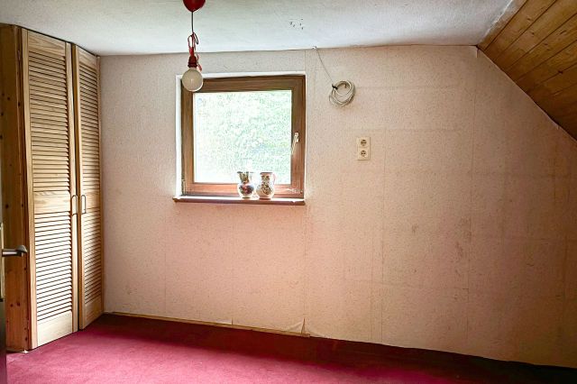 Zimmer Dachboden Altbau