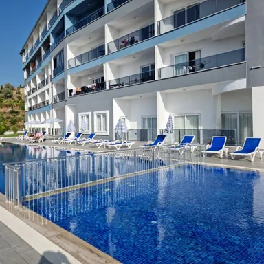 Exklusives Apartment mit spektakulärem Panoramablick über das Mittelmeer.