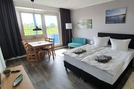27792 HomeCompany Möbliert/Furnished 2-Zimmer Apartment mit Balkon in Leipzig