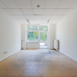 Provisionsfreie Erdgeschosswohnung mit eigener Terrasse und großem Keller !