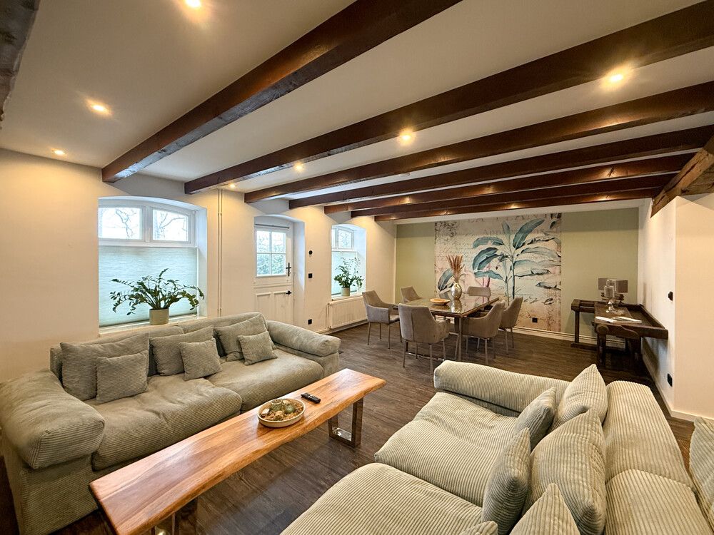 Vorne links - Wohnen