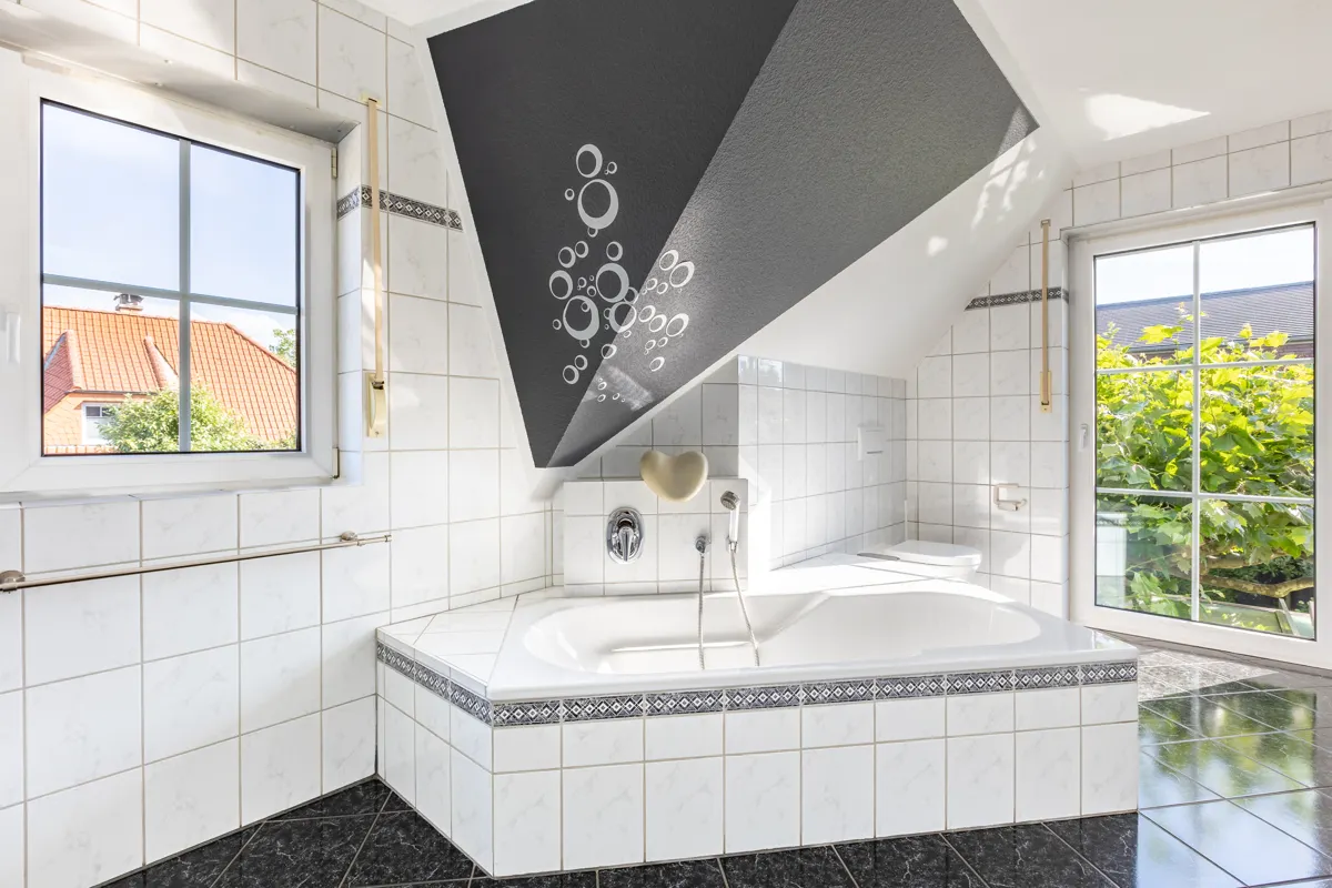 Bad mit Wanne