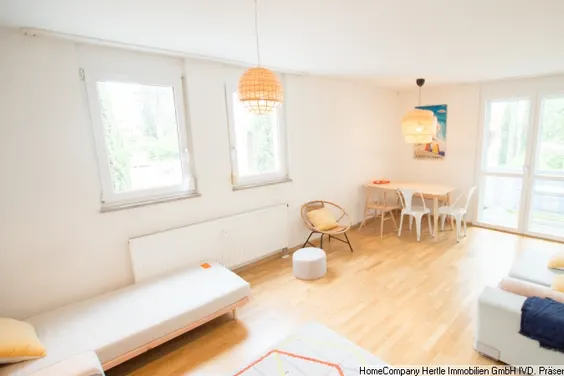 Gemütlich und praktisch möbliert mit Balkon sowie TG-Stellplatz in Nähe des Deutsch-Französisch Gymnasium für 3-20 Monate in Freiburg-Waldsee