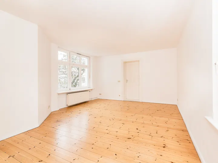 Stilvolles Wohnen im Altbauflair: Großzügige 4-Zimmer-Wohnung im Prenzlauer Berg