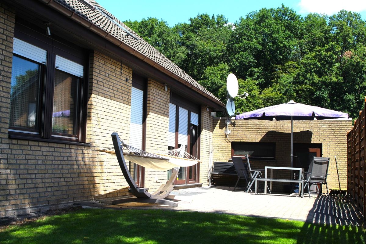 Wundervolle Sonnenterrasse mit Zugang zum Wohnzimmer