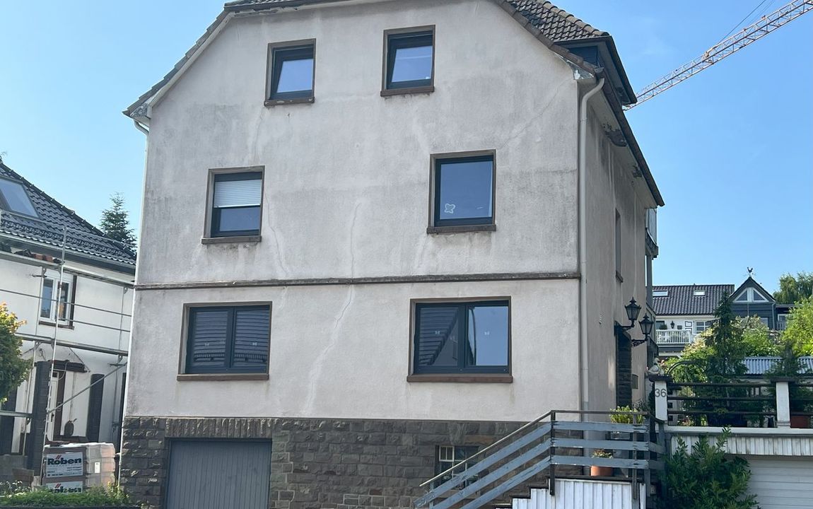 RESERVIERT! Investieren Sie in eine Kapitalanlage: Ein Haus mit 3 Eigentumswohnungen direkt in Lindlar