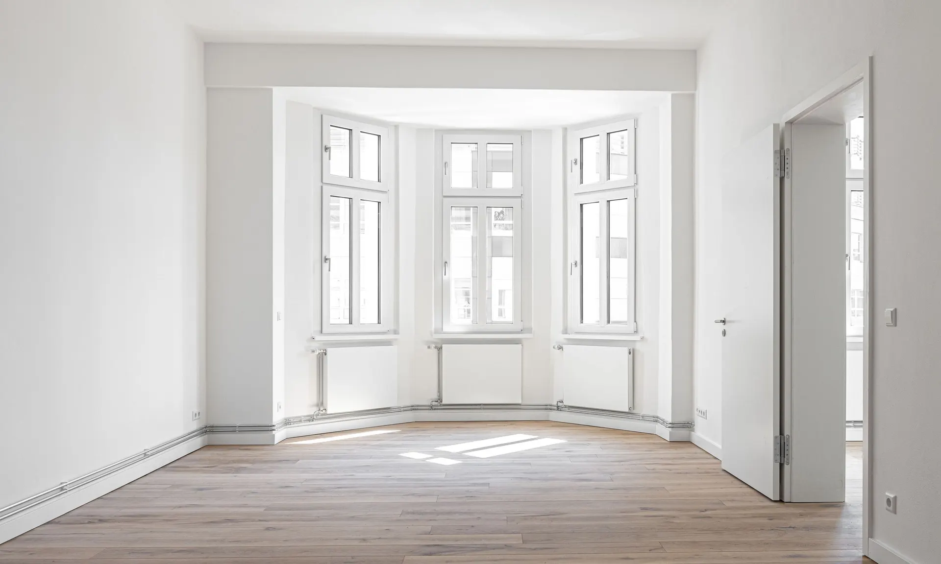 Traumhaft sanierter Altbau lässt keine Wünsche offen !