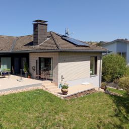EFH im Bungalowstil in Top-Stadtrandlage! Bezugsfertig, modernisiert und mit herrlichem Weitblick!
