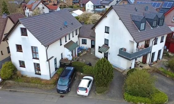 Gepflegtes Wohnensemble mit 3 Hauseingängen und 6 Wohneinheiten  vollständig vermietet