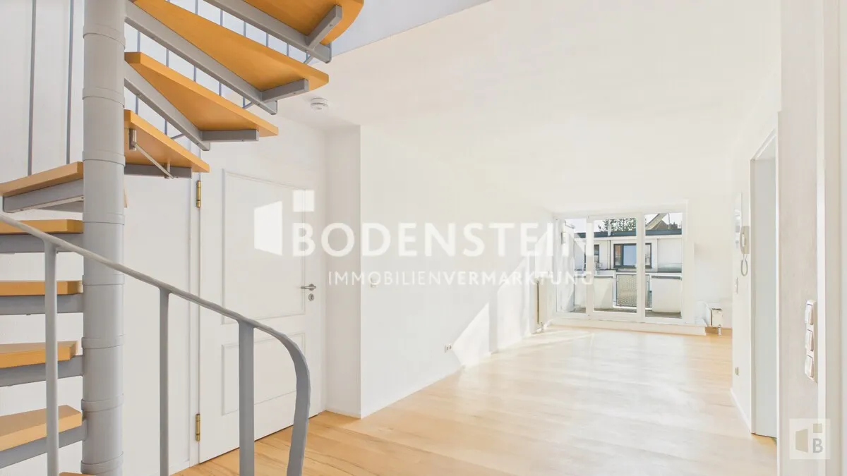 Eingangsbereich mit Blick auf den Wohnbereich 