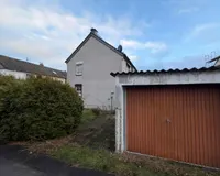 Garage und Stellplatz