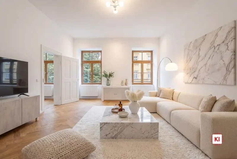 Elegantes Wohnen im denkmalgeschützten Altbau: Großzügige 4-Zimmer-Wohnung mit Balkon