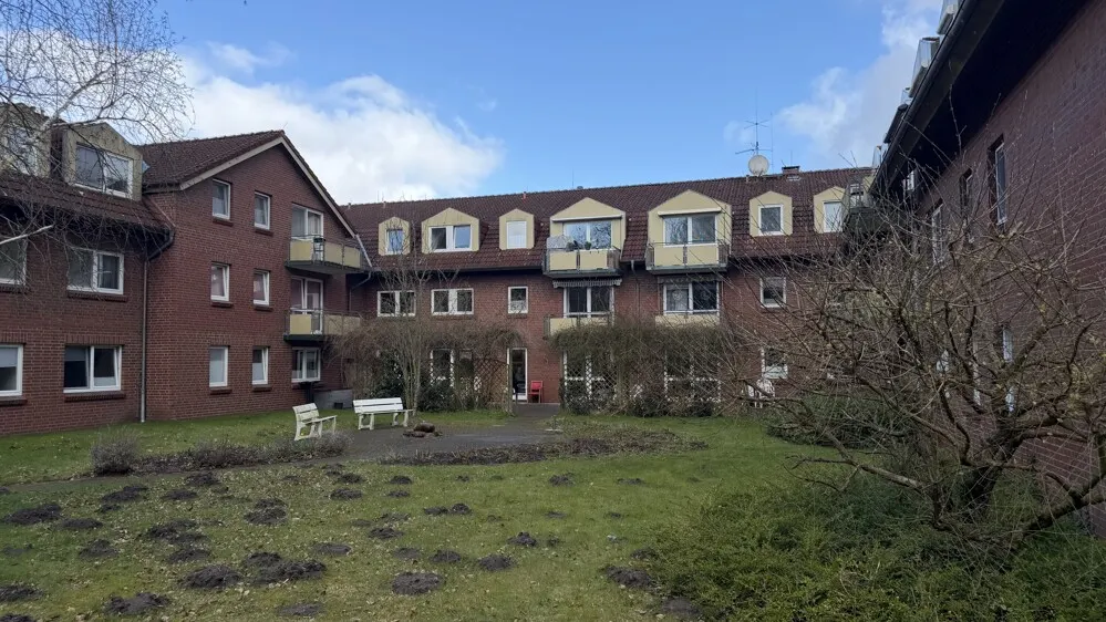 Rückansicht mit Süd-Balkon