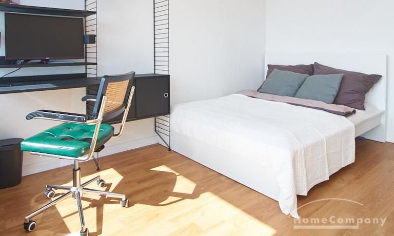 Schlaf- und Arbeitsbereich