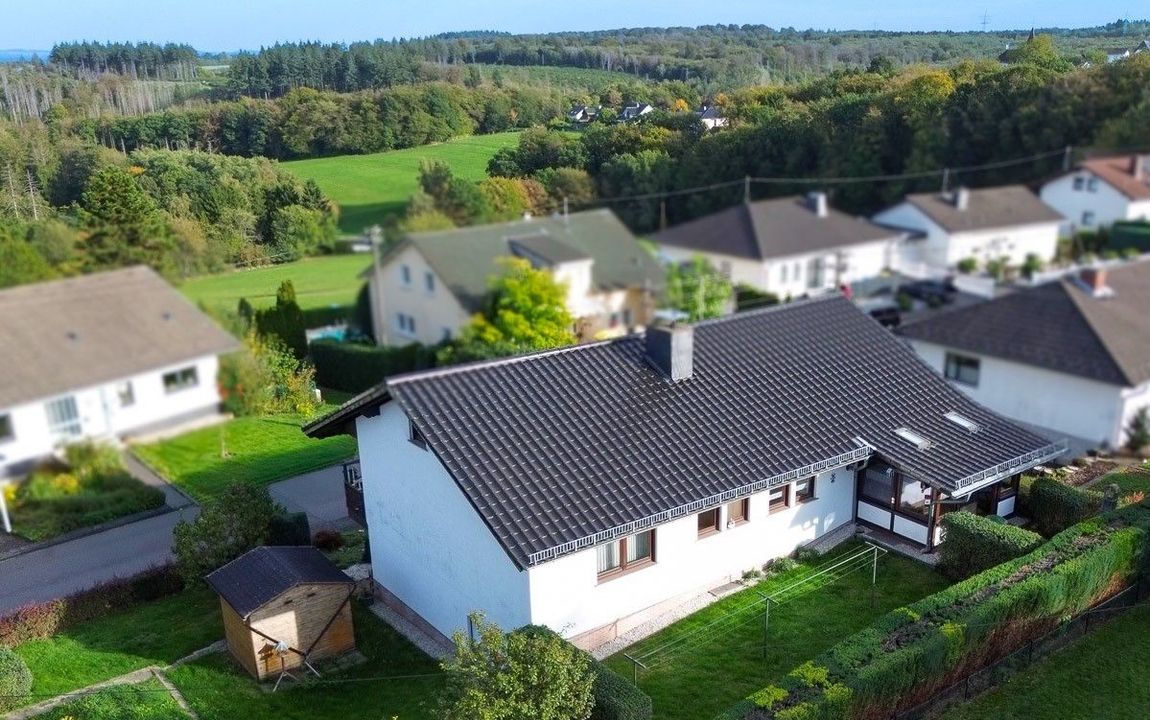 Gemütliches Einfamilienhaus mit möglicher ELW in ruhiger Lage von Willroth!