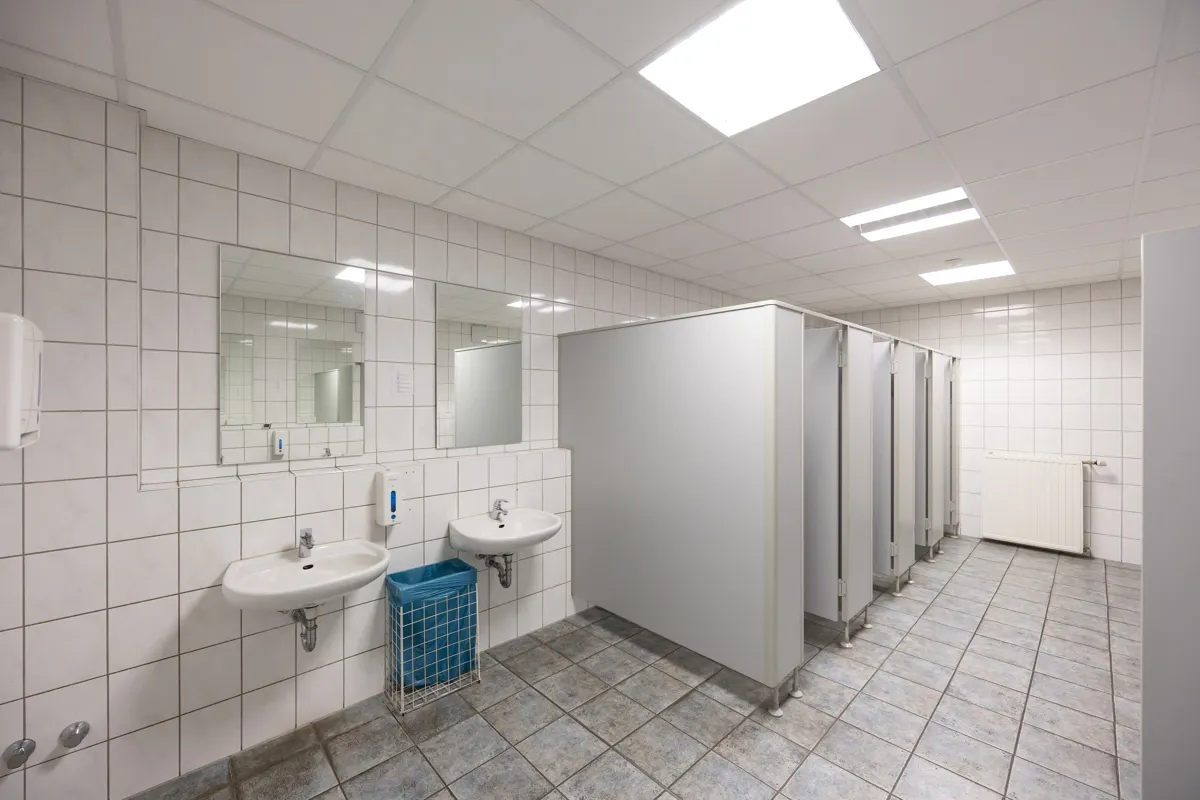 Toilettenanlage Lagergebäude