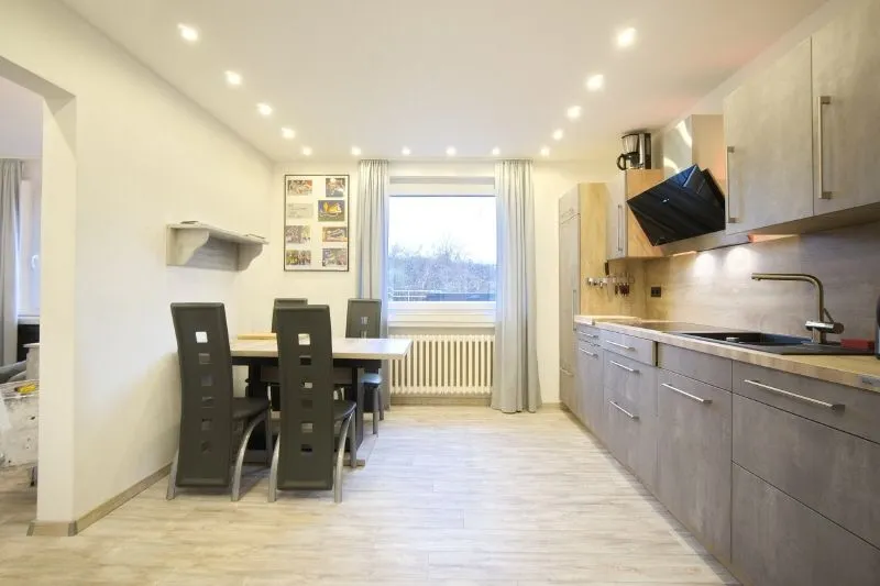 Dining kitchen