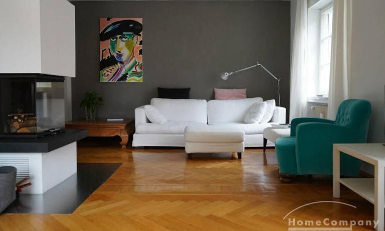 Wohnzimmer mit Kamin