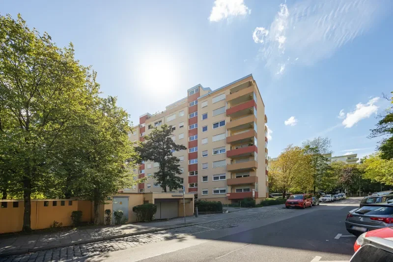 2-Zimmer-Wohnung mit Loggia – ca. 3 Min. zur S-Bahn Westkreuz