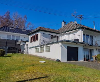 Ruhig gelegenes Einfamilienhaus mit Einliegerwohnung und großem Grundstück in Freilingen