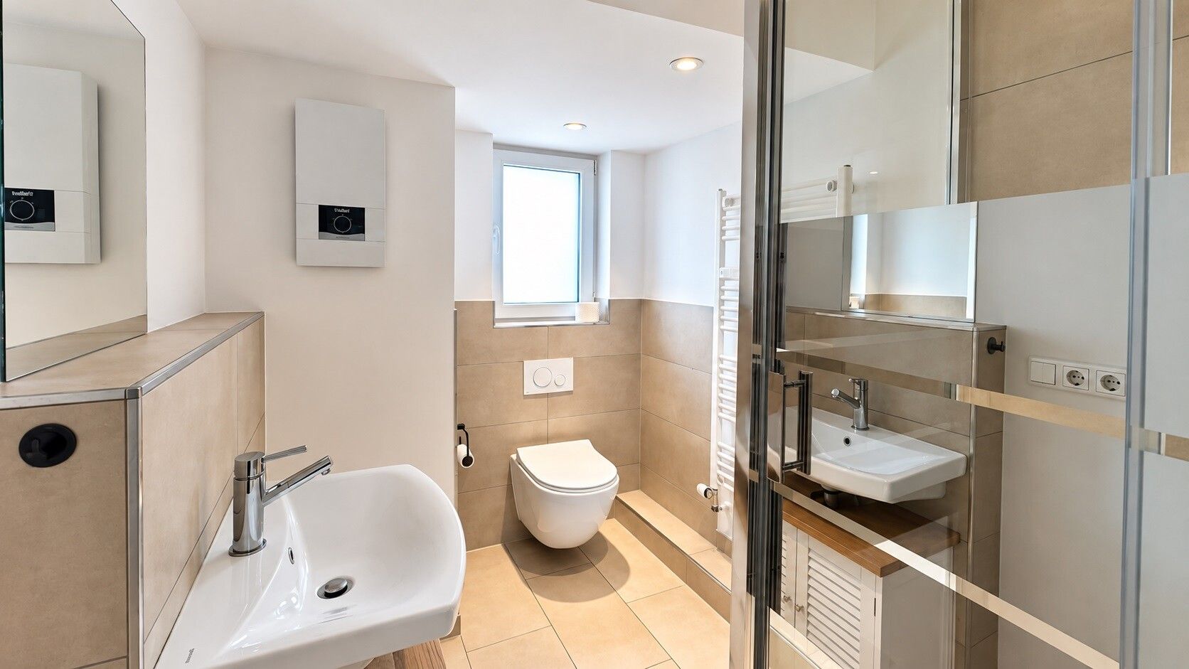 MODERNE 2-ZIMMER DACHGESCHOSSWOHNUNG IN ZENTRALER LAGE ZU MIETEN! - Foto 2