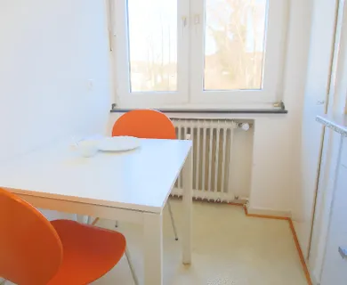 HELLES MÖBELIERTES APARTMENT MIT BALKON NÄHE GERICHT KREFELD - Foto 3