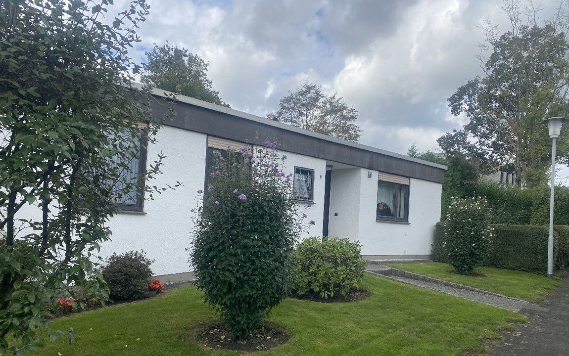 NEU: Freistehender Bungalow mit ca. 106 m² Wohnfläche auf 582 m² Grundstück