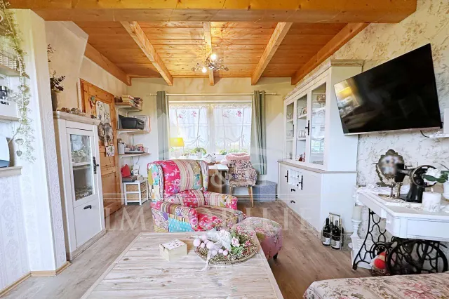 WOHNZIMMER/KÜCHE II. WOHNHAUS