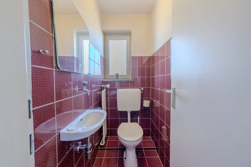 Toilette im Obergeschoss